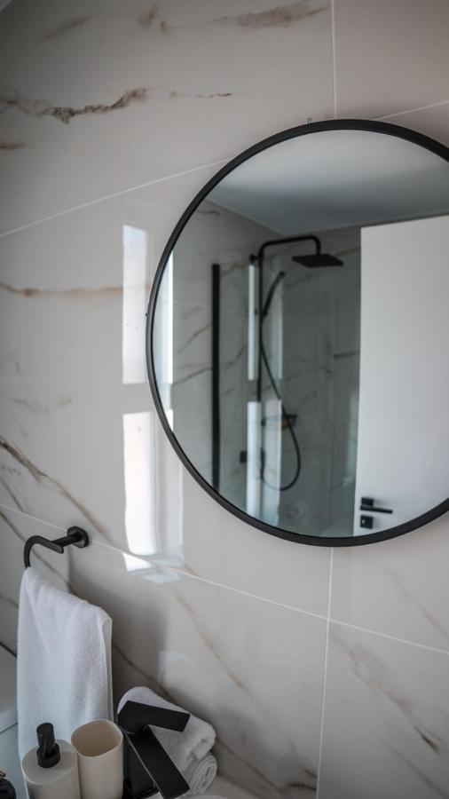 Cosea Living: Seaside Deluxe Suite In Harbour 107B Paphos Eksteriør bilde