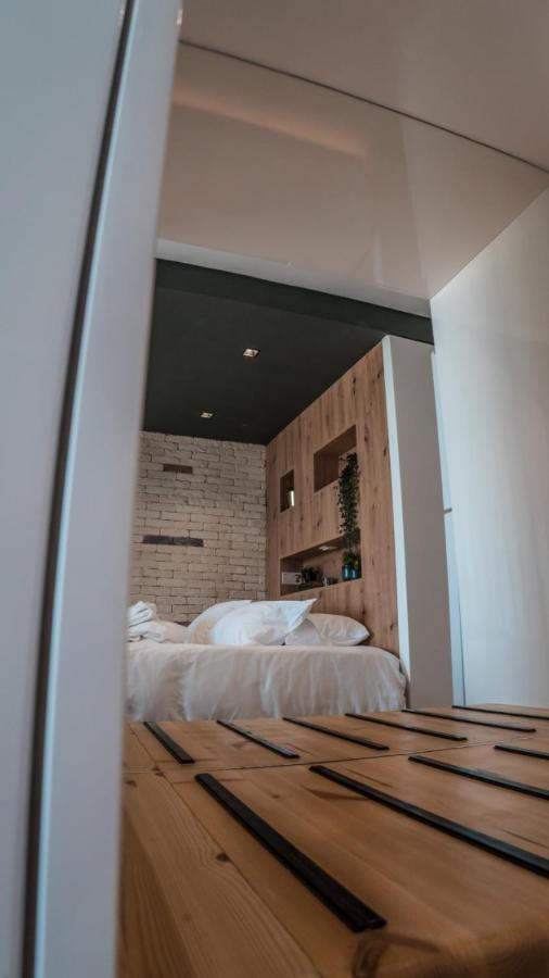 Cosea Living: Seaside Deluxe Suite In Harbour 107B Paphos Eksteriør bilde