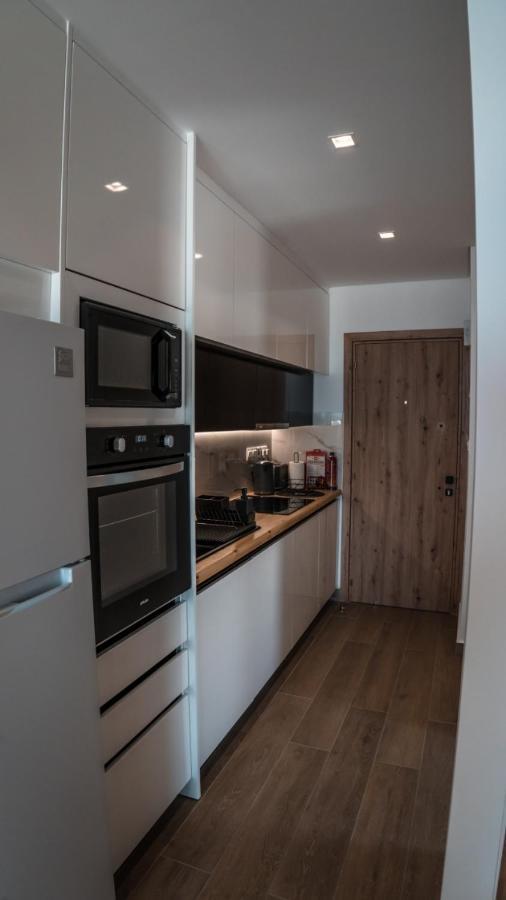 Cosea Living: Seaside Deluxe Suite In Harbour 107B Paphos Eksteriør bilde